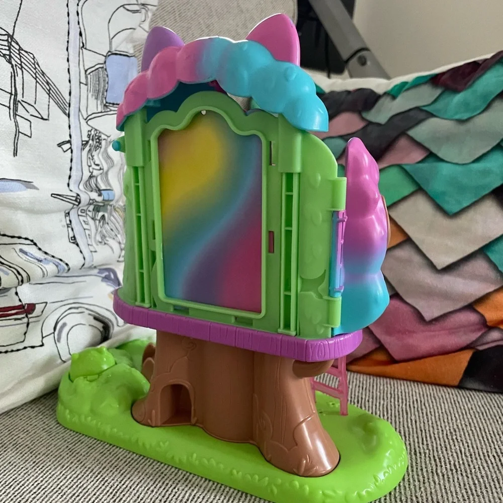Gabby’s playhourse Colorful Kids Playset with Figures - Picture 4 of 4